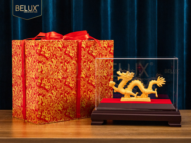 Tượng Rồng cầm ngọc vàng cát 16x3x9cm